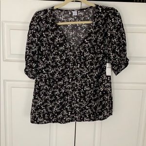 ⭐️New⭐️ Black Floral Blouse